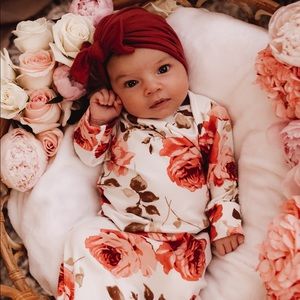 Stella Jane & Co. baby knotted gown SET